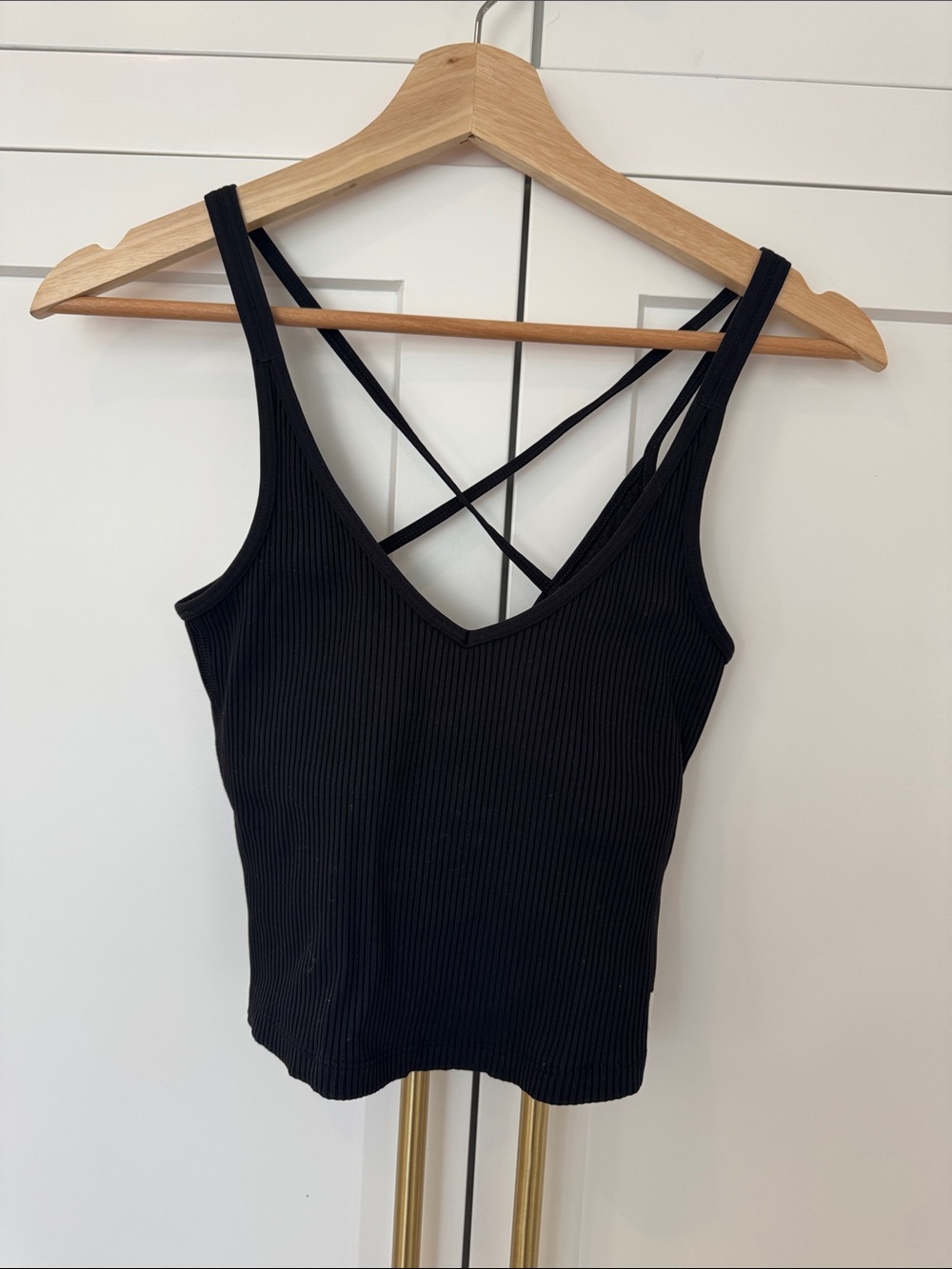 Vuori Black Ribbed Crisscross V-Neck Tank